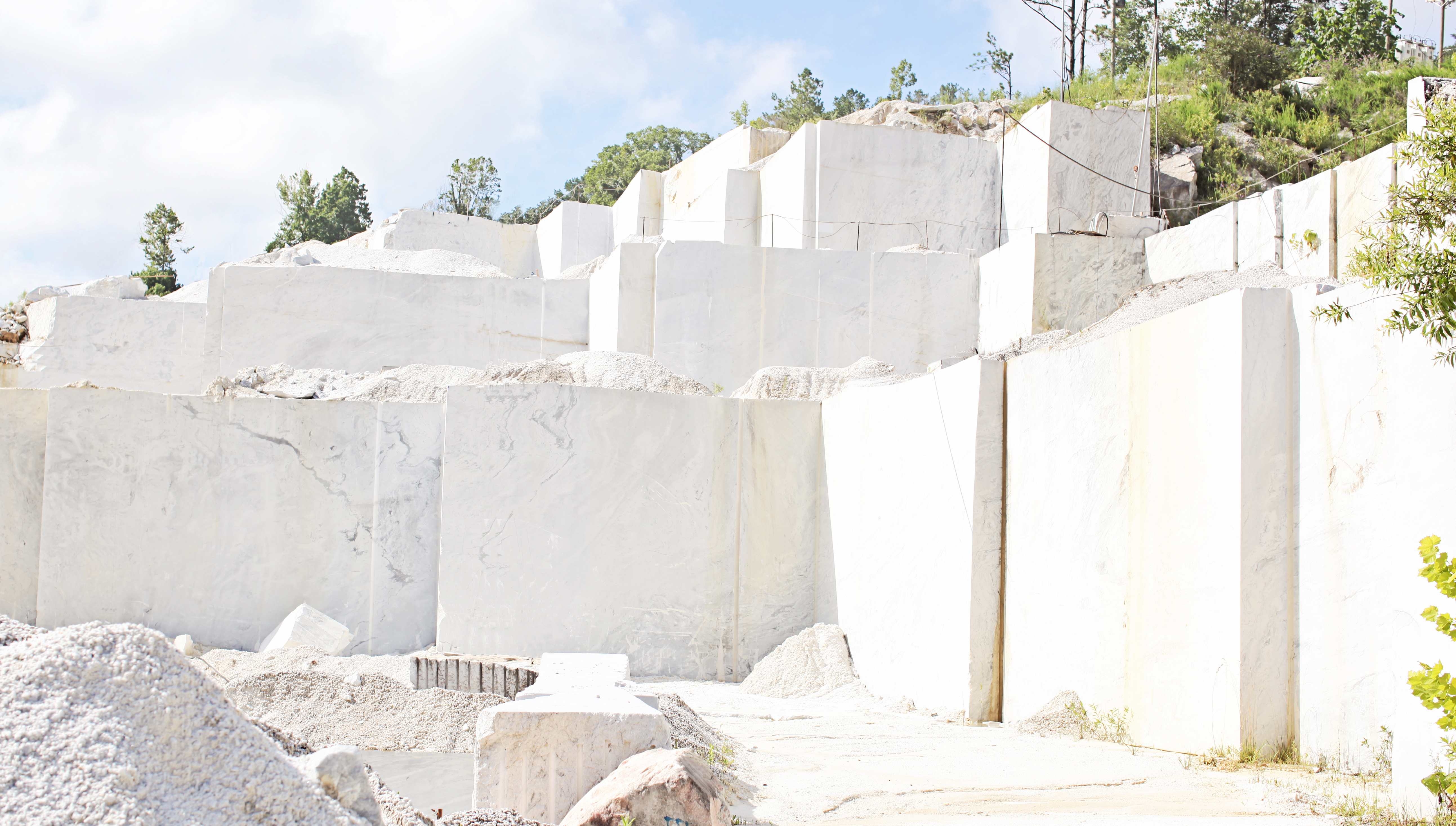 Polycor-zero-waste-Georgia-Marble-Quarry-Tate.jpg