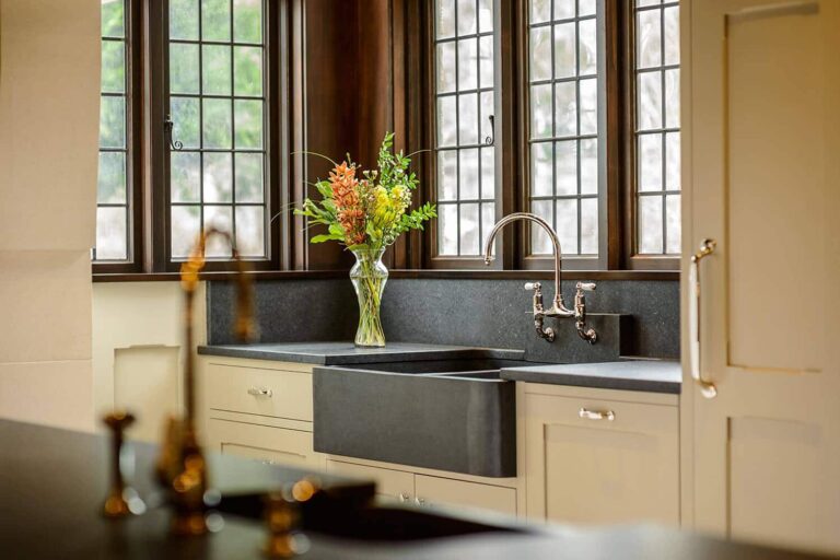 Warm Pacific Northwest Two-Toned Kitchen