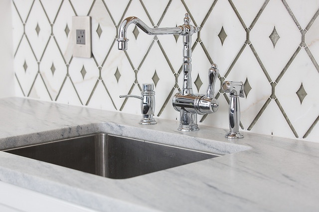 traditional_white_cherokee_marble_kitchen.jpg