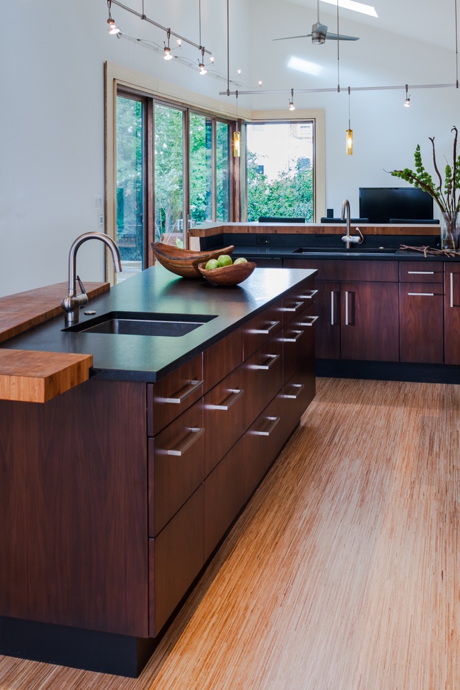 Cambrian-black-granite-polycor-modern-kitchen.jpg