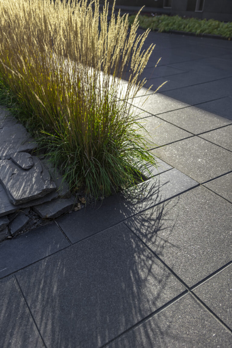 Polycor-black-pavers